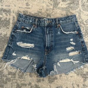 ZARA THE HW DENIM JEANS SHORTS FRAYED DISTRESSED USA 4 or EUR 36 S